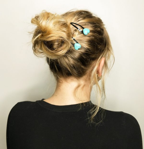 messy bun with feature stone snap clips